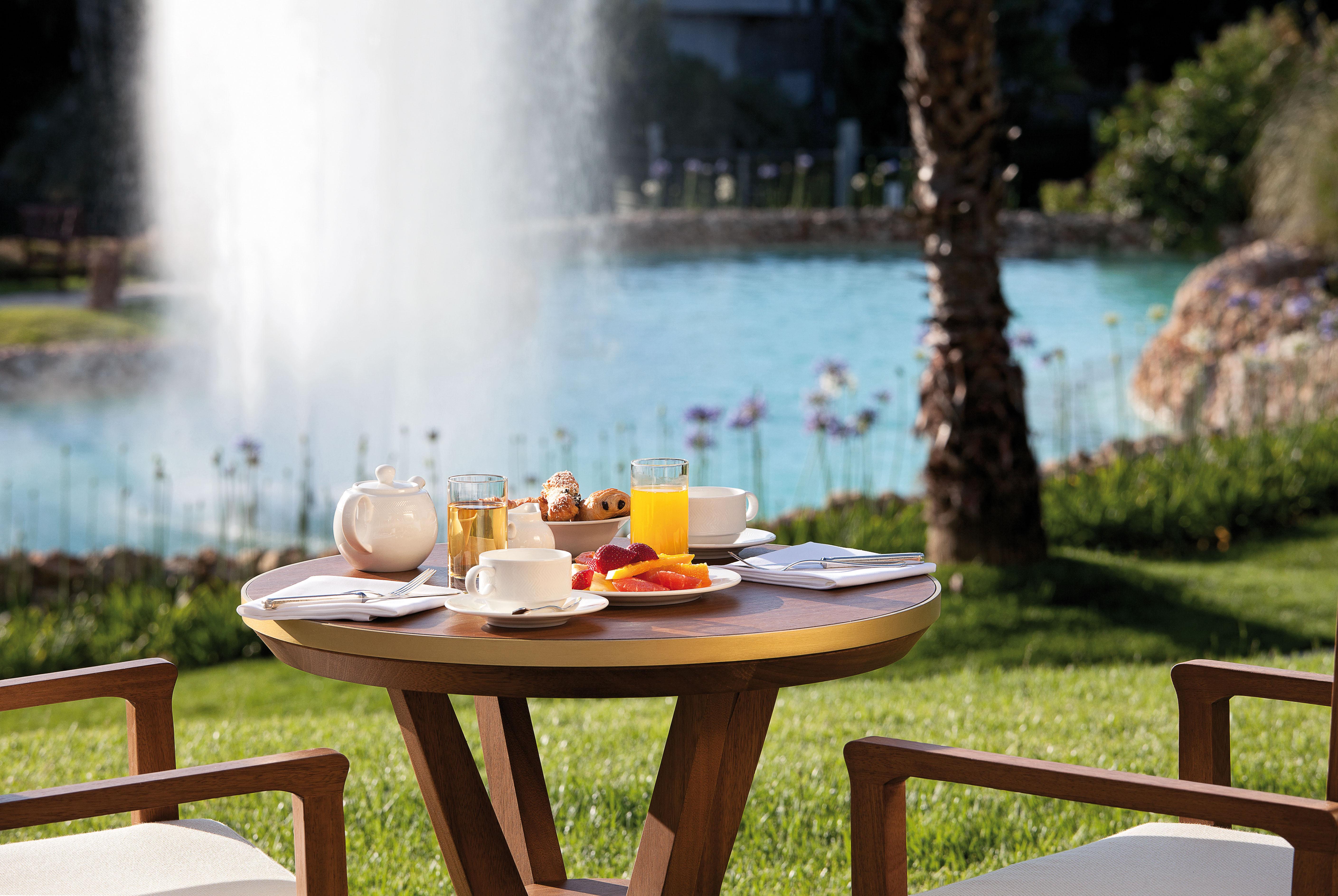 Vila Vita Parc Armação de Pêra Exterior foto Breakfast at the Atlantis Paradise Island