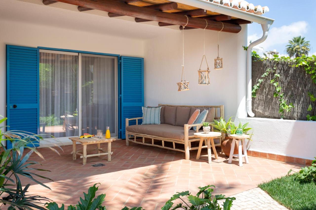 Vila Vita Parc Armação de Pêra Exterior foto A typical patio